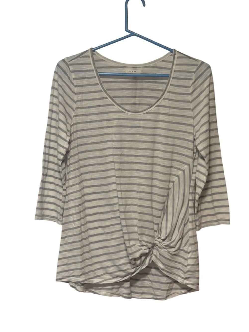 Maurices Womens Large Round Neck Pull Over Tshirt tee shirt gray white Striped 3